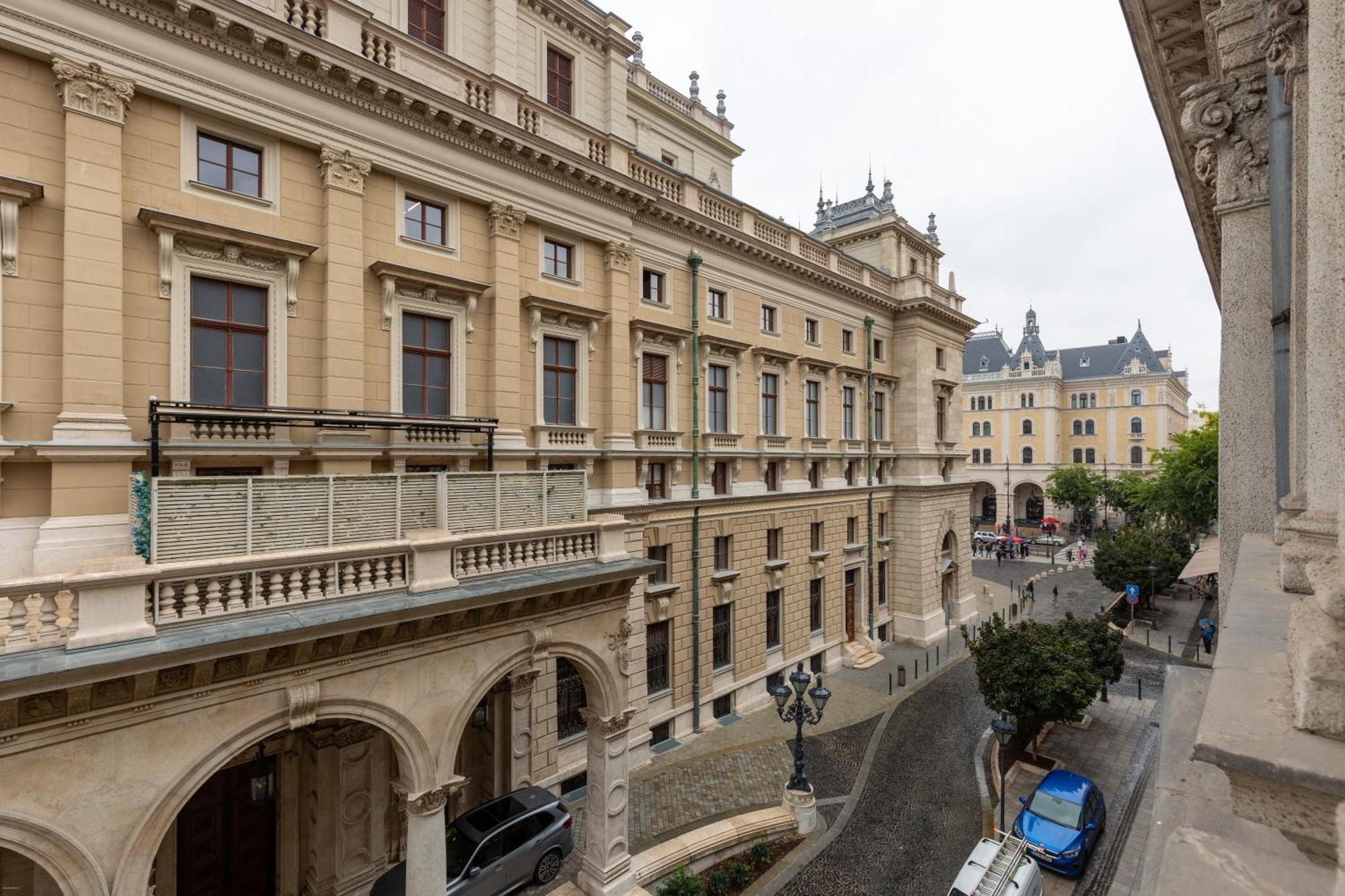 D8 Sphinx Apartman Budapest Luaran gambar